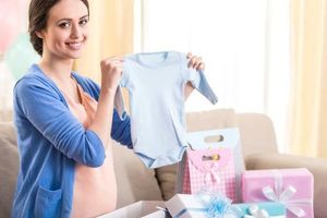 Ідеї подарунків вагітній. Що дарувати майбутній мамі?