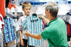 Коли дитині можна самому вибирати одяг